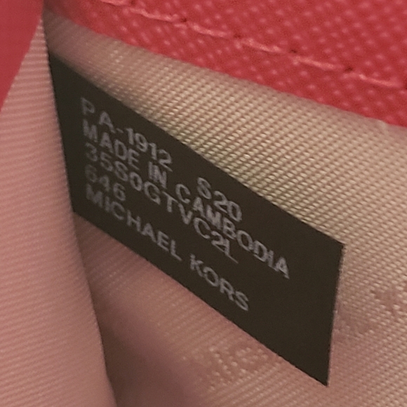 ⚠️LAST 1⚠️Michael Kors Jet Set MD Phone Crossbody - Picture 5 of 7